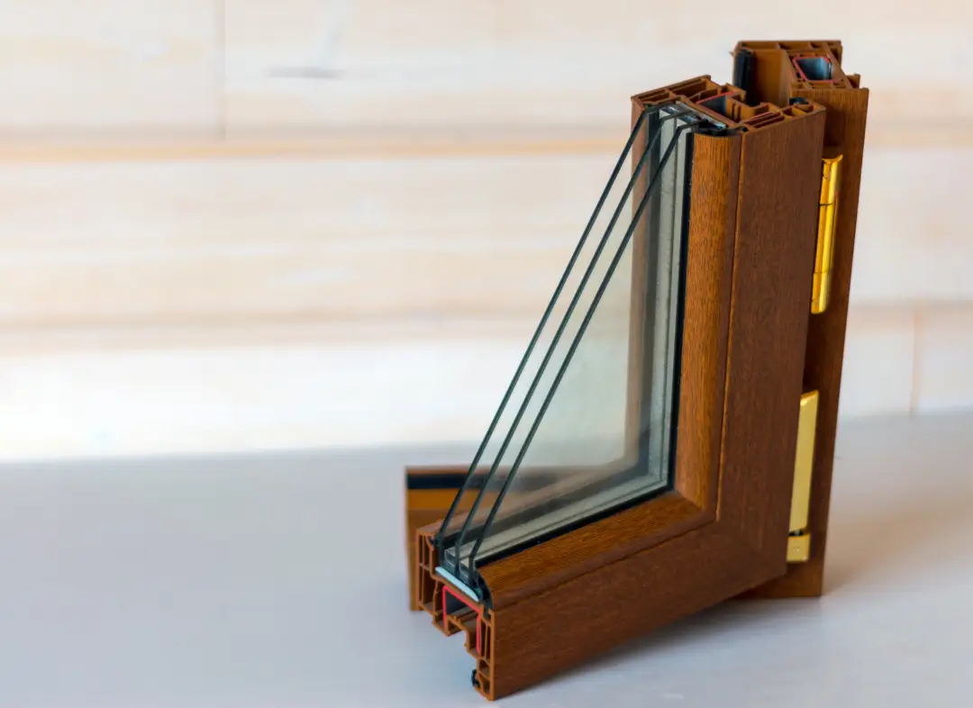 Installation de fenêtre en bois sur mesure Pibrac